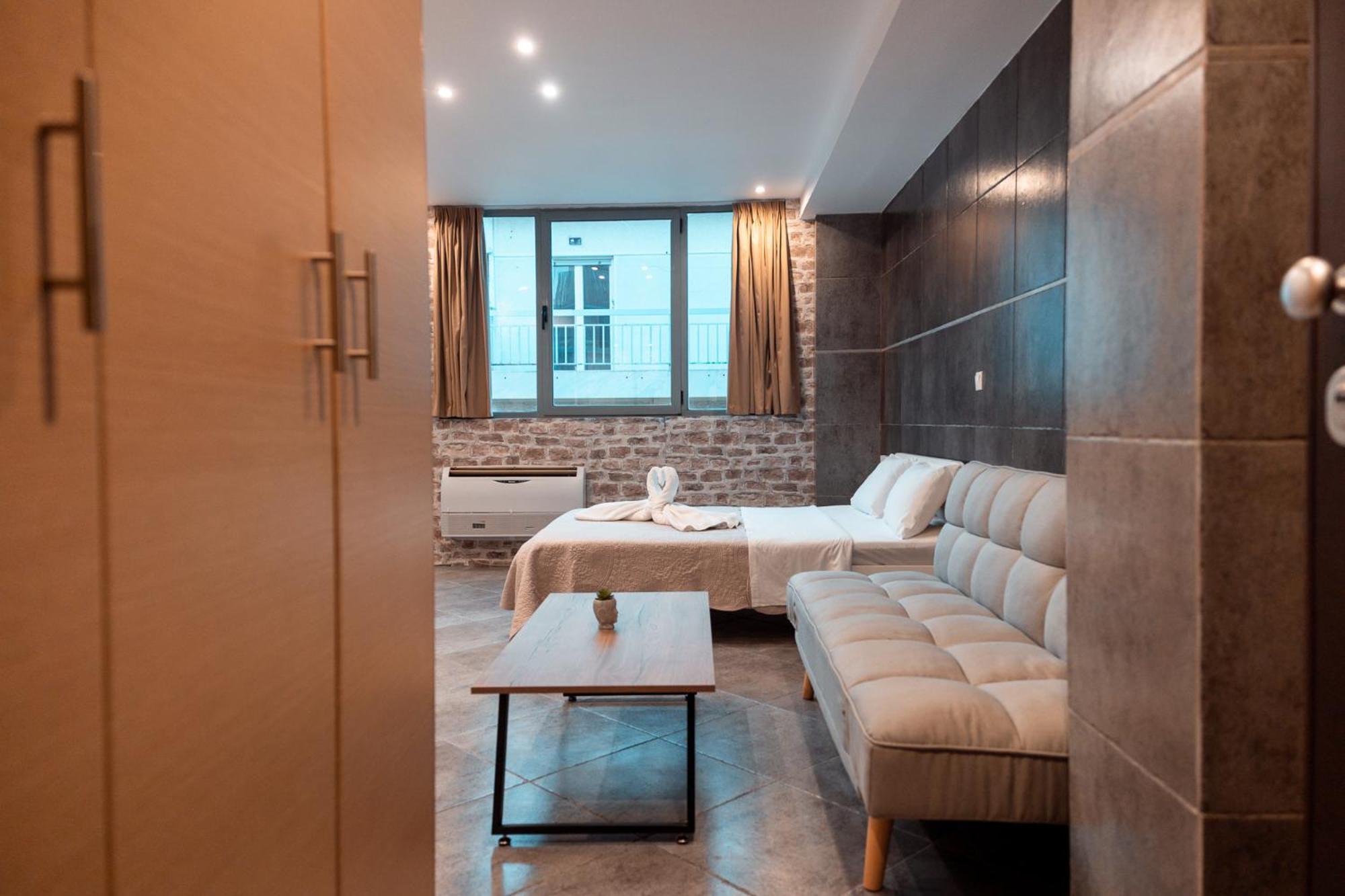 Parthenon Portrait Apartments Atene Esterno foto